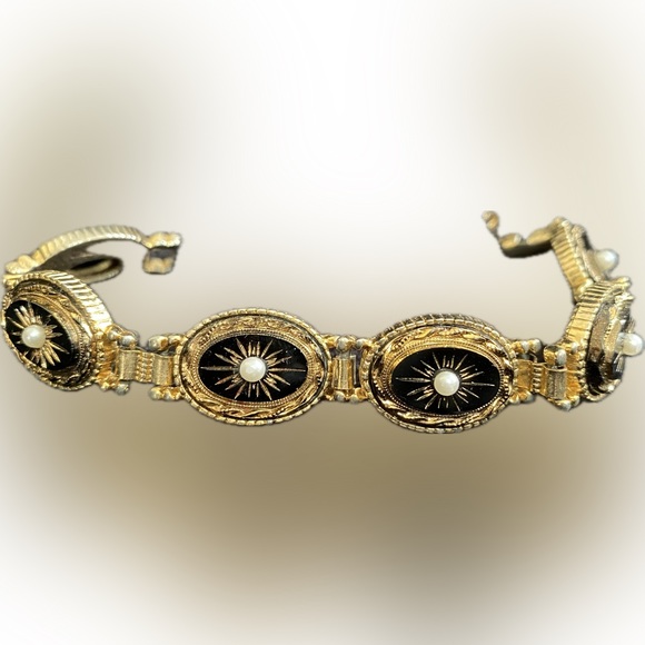 Vintage Signed SPHINX 4392 Victorian Revival Gold Tone Heavy Link Bracelet - Picture 2 of 11